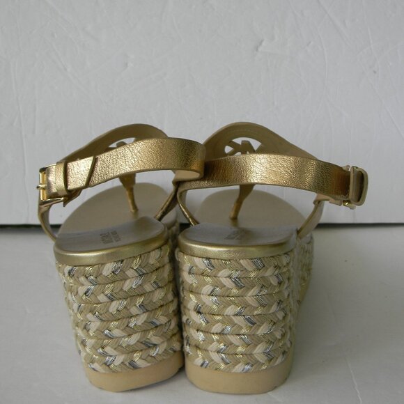 NEW Michael Kors Aubrey Cutout Leather Wedge Sandal Gold SANDAL SZ 8.5M - Picture 4 of 7